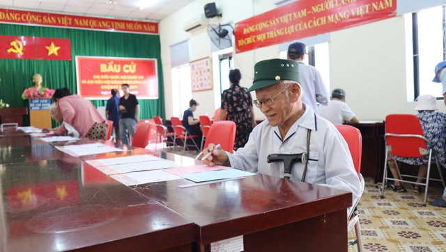 Lá phiếu bầu từ những người khiếm thị- Ảnh 5.