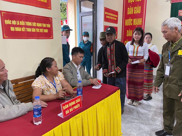 Ấm áp bữa sáng đoàn kết ở bản Rào Tre trong ngày bầu cử- Ảnh 3.