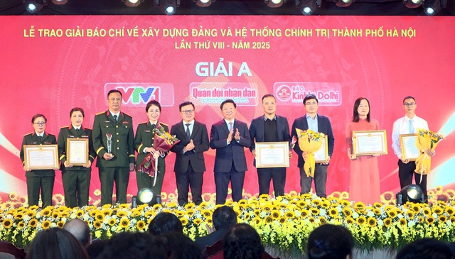 Trao 34 giải báo chí về xây dựng Đảng và hệ thống chính trị Thủ đô- Ảnh 3.