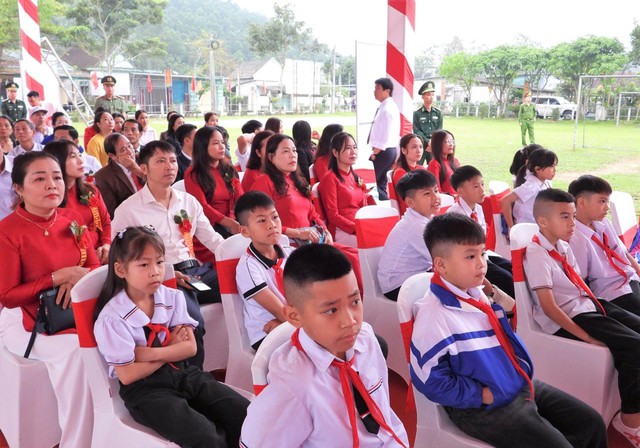 Hà Tĩnh đồng loạt khởi công trường nội trú vùng biên, tiếp sức học sinh vượt khó- Ảnh 3.