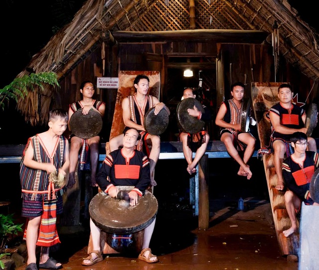 Đồng bào dân tộc thiểu số ở Đắk Lắk gửi gắm kỳ vọng vào ứng viên  đại biểu Quốc hội- Ảnh 3.