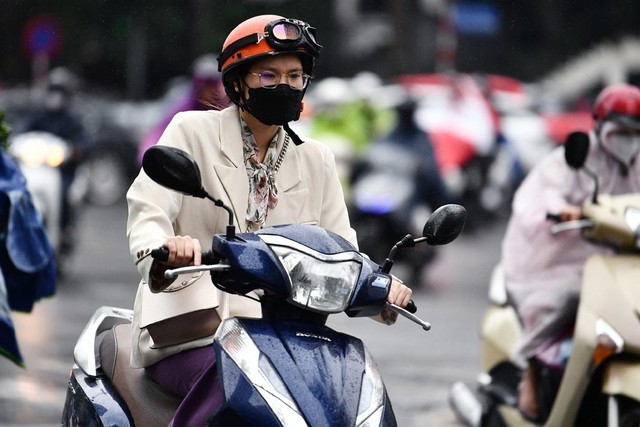 Nhiệt giảm xuống dưới 15 độ khi không khí lạnh bao phủ- Ảnh 1. Nhiệt giảm xuống dưới 15 độ khi không khí lạnh bao phủ- Ảnh 1.