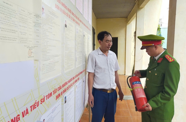 ‘Đi từng ngõ, gõ từng nhà’ để đảm bảo quyền lợi cử tri trước ngày hội lớn tại Thanh Hóa- Ảnh 5.