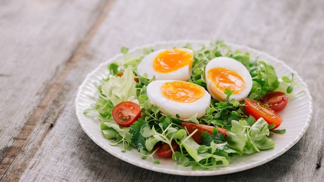 Công thức luộc trứng lòng đào thơm ngon tốt cho sức khỏe nhất- Ảnh 3. Công thức luộc trứng lòng đào thơm ngon tốt cho sức khỏe nhất- Ảnh 3.