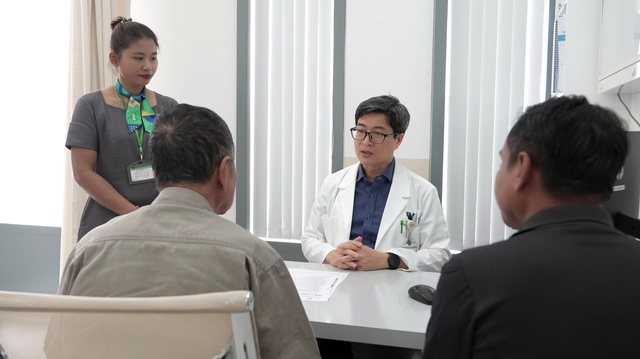 Bệnh nhân 71 tuổi người Campuchia cắt u phổi bằng robot da Vinci Xi tại bệnh viện FV- Ảnh 1.