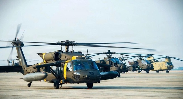 Mỹ phô diễn sức mạnh trực thăng tầm xa xuyên bán đảo Triều Tiên- Ảnh 1. Mỹ phô diễn sức mạnh trực thăng tầm xa xuyên bán đảo Triều Tiên- Ảnh 1.