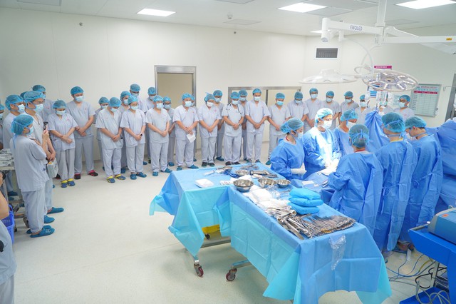 Xúc động khoảnh khắc người mẹ rơi nước mắt quyết định hiến tạng con trai chết não- Ảnh 3.