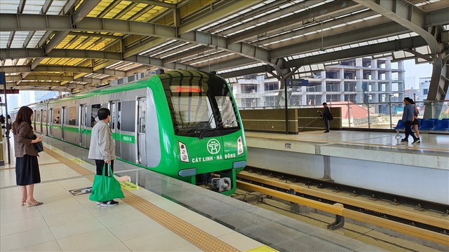 Mua vé tàu điện trên cao online: Cách đơn giản cho dân văn phòng tiết kiệm chi phí- Ảnh 2. Mua vé tàu điện trên cao online: Cách đơn giản cho dân văn phòng tiết kiệm chi phí- Ảnh 2.