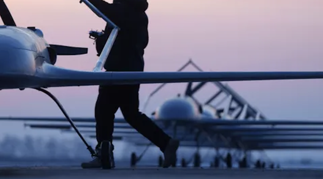 UAV Ukraine đánh sâu vào 'pháo đài công nghiệp' Ural của Nga- Ảnh 1. UAV Ukraine đánh sâu vào 'pháo đài công nghiệp' Ural của Nga- Ảnh 1.