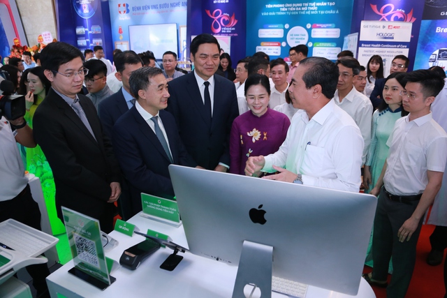 Y tế Nghệ An 80 năm: Giữ nền tảng, tăng tốc đổi mới vì người dân- Ảnh 10.