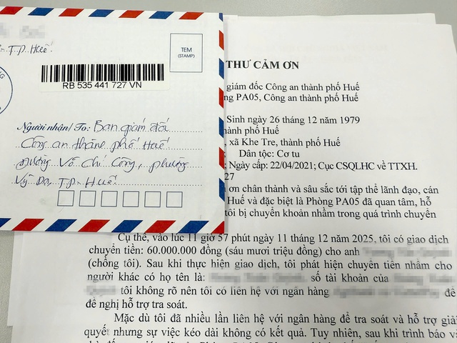 Công an TP Huế giúp người phụ nữ Cơ Tu nhận lại 60 triệu đồng chuyển nhầm- Ảnh 2.