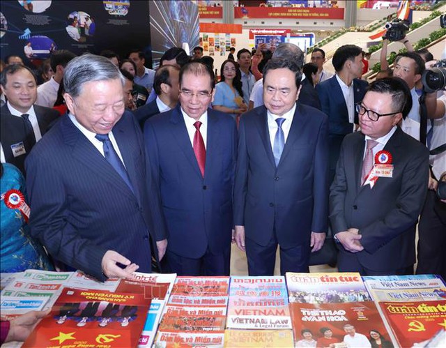 Chỉ thị của Ban Bí thư: Đến năm 2030, Việt Nam phấn đấu xây dựng hệ thống xuất bản tinh gọn, hiện đại- Ảnh 1. Chỉ thị của Ban Bí thư: Đến năm 2030, Việt Nam phấn đấu xây dựng hệ thống xuất bản tinh gọn, hiện đại- Ảnh 1.