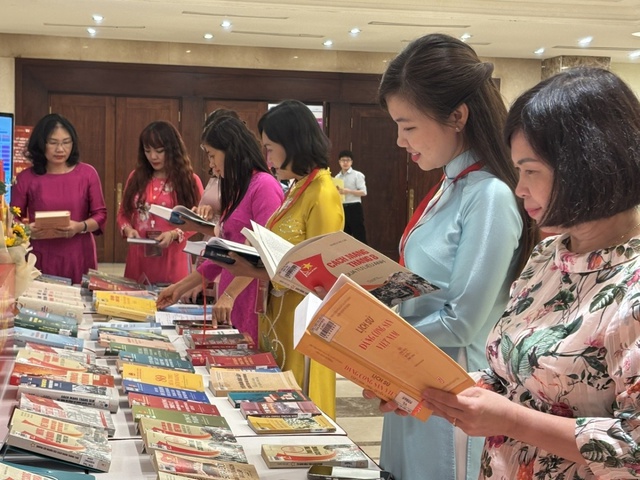 Chỉ thị của Ban Bí thư: Đến năm 2030, Việt Nam phấn đấu xây dựng hệ thống xuất bản tinh gọn, hiện đại- Ảnh 2. Chỉ thị của Ban Bí thư: Đến năm 2030, Việt Nam phấn đấu xây dựng hệ thống xuất bản tinh gọn, hiện đại- Ảnh 2.