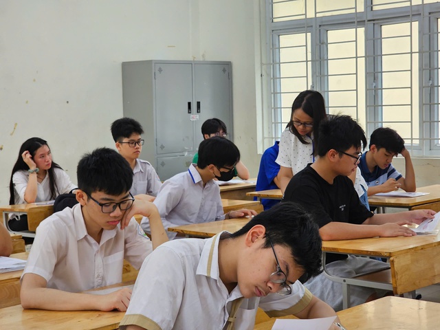 Chi tiết các mức cộng điểm 'tiếp sức' sĩ tử vào lớp 10 Hà Nội- Ảnh 1.