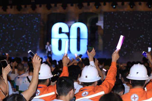 Tiết kiệm hơn 1 tỷ đồng tiền điện trong Giờ Trái đất 2026- Ảnh 1. Tiết kiệm hơn 1 tỷ đồng tiền điện trong Giờ Trái đất 2026- Ảnh 1.