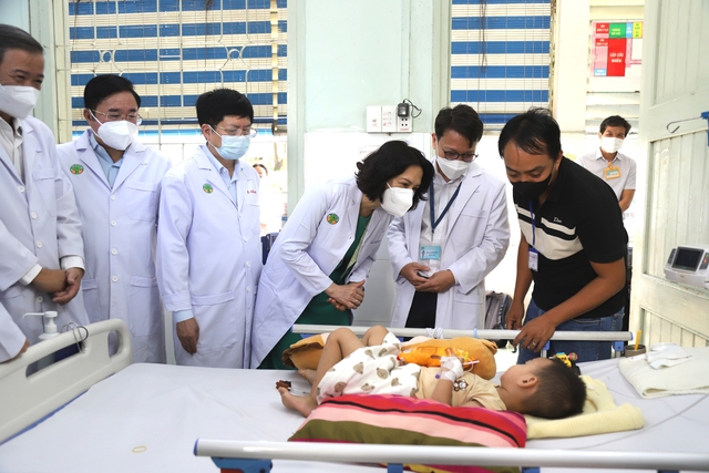 TPHCM đẩy mạnh kiểm soát và điều trị bệnh tay chân miệng- Ảnh 2. TPHCM đẩy mạnh kiểm soát và điều trị bệnh tay chân miệng- Ảnh 2.