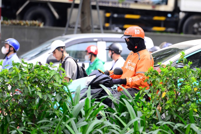 Miền Bắc chuyển nắng nóng sau mưa dông nhiều nơi đêm qua- Ảnh 1. Miền Bắc chuyển nắng nóng sau mưa dông nhiều nơi đêm qua- Ảnh 1.