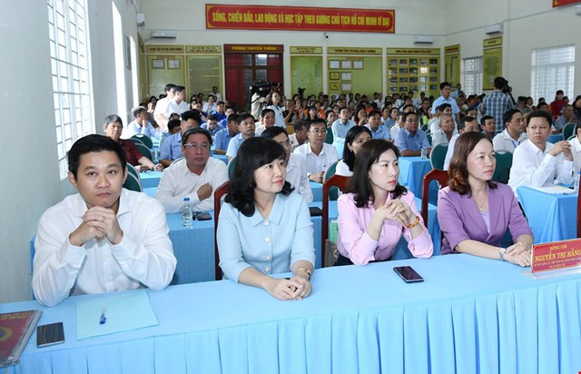 Chủ tịch Quốc hội dự tiếp xúc cử tri với người ứng cử ĐBQH khóa XVI tại TPHCM- Ảnh 4.