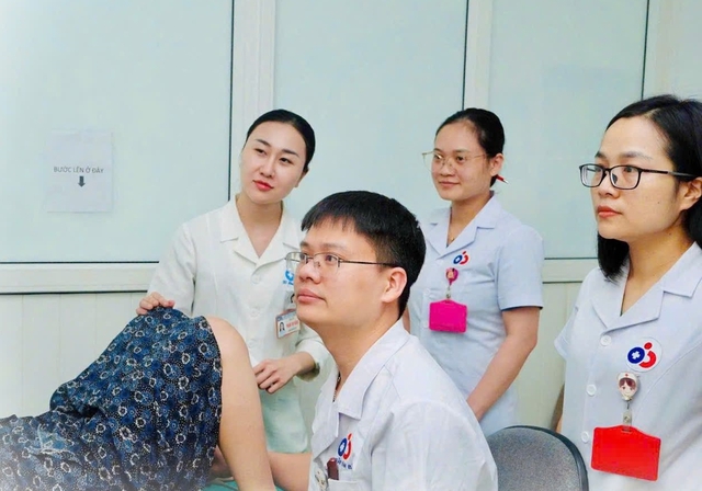 25 năm không kiểm tra, vòng tránh thai lạc sâu vào tử cung- Ảnh 1.