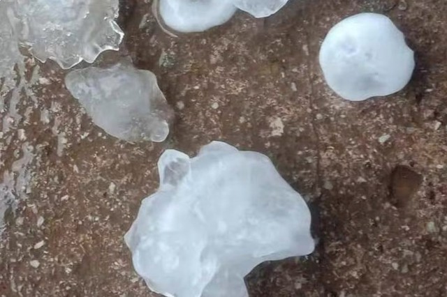 Mưa đá, dông lốc liên tiếp ở các tỉnh miền Bắc có bất thường?- Ảnh 1.