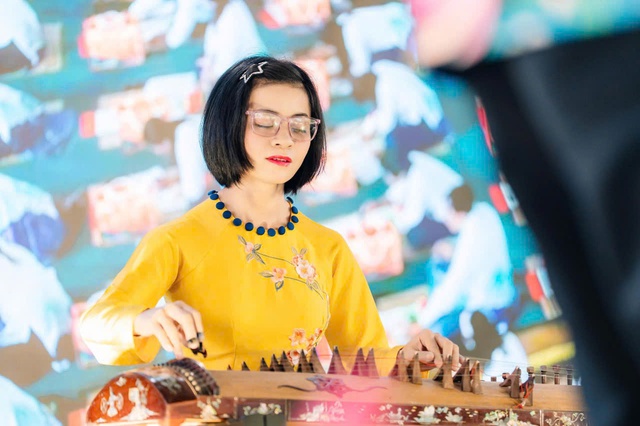 'Nữ chiến binh' khiếm thị chinh phục đường chạy marathon 42 km- Ảnh 1. 'Nữ chiến binh' khiếm thị chinh phục đường chạy marathon 42 km- Ảnh 1.