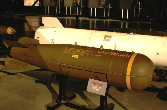 Tiêm kích F-16 Israel mang bom chùm tấn công Iran?- Ảnh 2. Tiêm kích F-16 Israel mang bom chùm tấn công Iran?- Ảnh 2.