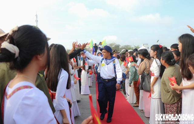 Nụ cười của các tân binh hôm nay chính là minh chứng cho tinh thần xung kích của tuổi trẻ, sẵn sàng cống hiến và trưởng thành trong môi trường quân ngũ. Ảnh: Duy Ngọc.