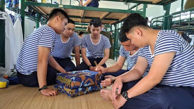 Ngày đầu tiên của tân binh ở Vùng 3 Hải quân- Ảnh 2.
