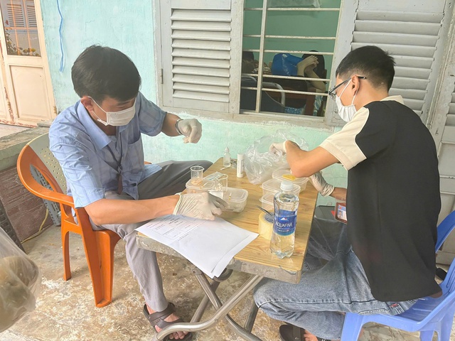 Số ca nghi ngộ độc sau ăn bánh mì lề đường tại Vũng Tàu đã tăng lên 92 ca- Ảnh 2. Số ca nghi ngộ độc sau ăn bánh mì lề đường tại Vũng Tàu đã tăng lên 92 ca- Ảnh 2.