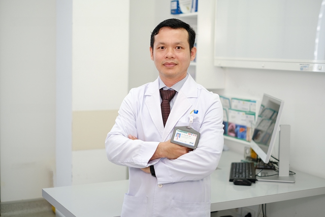 5 giờ nghẹt thở cứu cụ ông 70 tuổi bị tắc sỏi mật và dị vật sau hai lần mổ thất bại- Ảnh 3.