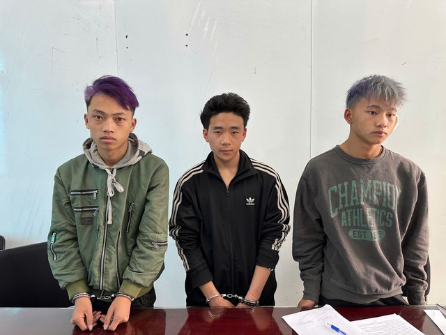 Chặn đường đồng hương rồi đánh, cướp điện thoại- Ảnh 1.