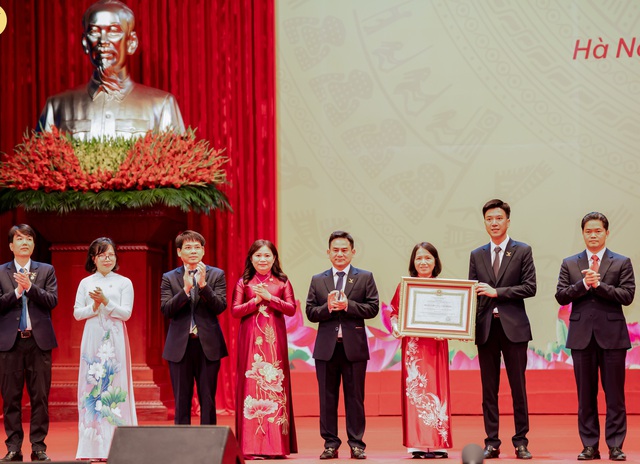 MEDLATEC kỷ niệm 30 năm thành lập, đón nhận Huân chương Lao động hạng Nhì- Ảnh 1.