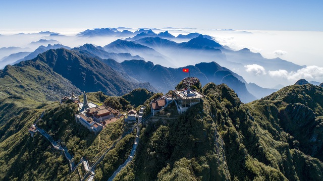 Sa Pa: 8/3 này, lên Fansipan 'săn' mây, ngắm hoa và xem show 'Đỉnh thiêng du ký'- Ảnh 3.