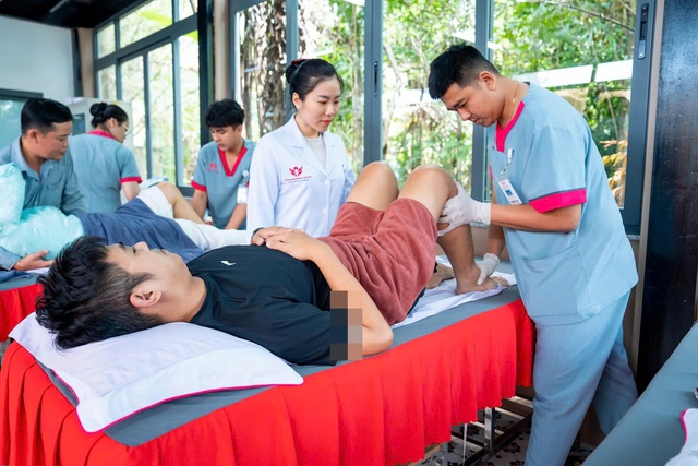 Thay dây chằng khớp gối nhân tạo – bước tiến mới của y tế Tây Nam bộ- Ảnh 3.