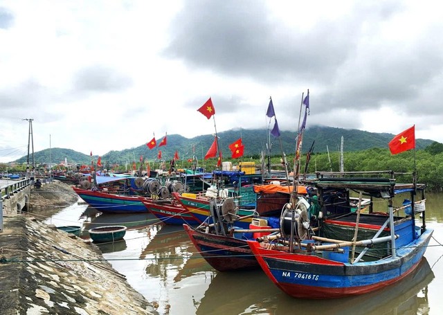 Rút ngắn chuyến biển, ngư dân Hà Tĩnh háo hức chờ ngày bỏ phiếu- Ảnh 2.