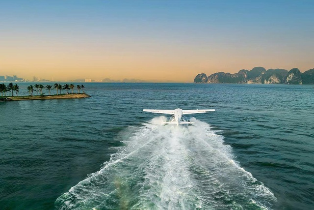 Vì sao dịch vụ tham quan Vịnh Hạ Long bằng thủy phi cơ dừng hoạt động?- Ảnh 1. Vì sao dịch vụ tham quan Vịnh Hạ Long bằng thủy phi cơ dừng hoạt động?- Ảnh 1.