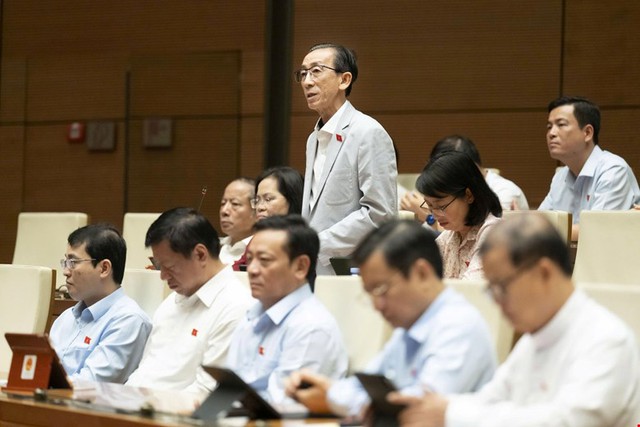 ĐBQH đề xuất kéo dài giảm thuế xăng, dầu về 0 đến hết tháng 9/2026- Ảnh 2. ĐBQH đề xuất kéo dài giảm thuế xăng, dầu về 0 đến hết tháng 9/2026- Ảnh 2.