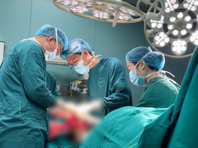 Hồi sinh đôi chân bị xe tải 10 tấn cán qua nhờ kỹ thuật hút áp lực âm- Ảnh 2.