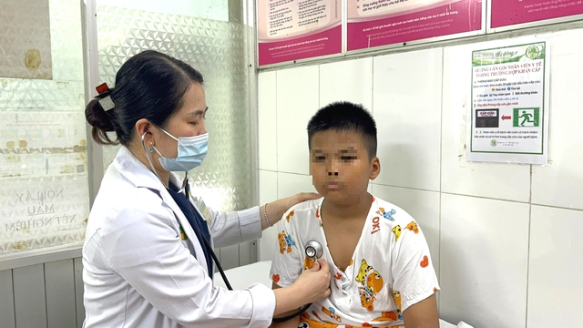 Gần 200 học sinh Trường Bình Quới Tây nghi bị ngộ độc- Ảnh 1.