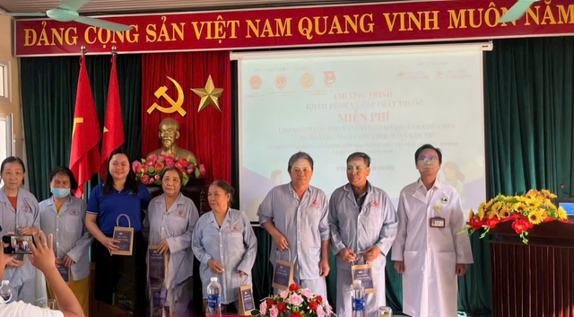 Khám bệnh miễn phí cho người dân Huế hưởng ứng Ngày Sức khỏe toàn dân- Ảnh 5.