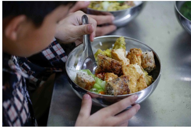 Đại biểu Quốc hội đề xuất rà soát kỹ nguồn gốc thực phẩm vào trường học- Ảnh 1.