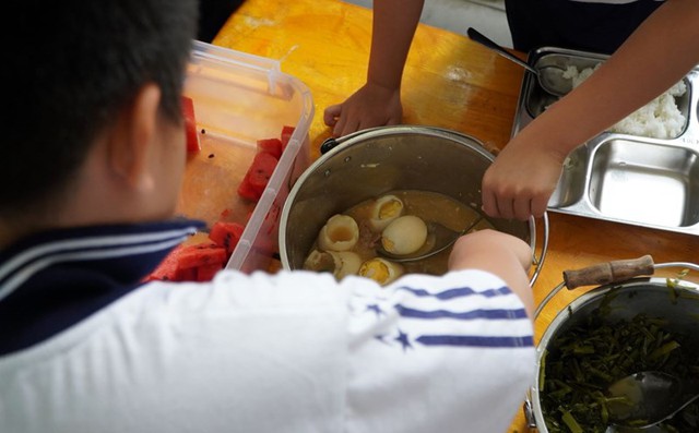 Lấp khoảng trống giám sát sau vụ 300 tấn thịt lợn bệnh tuồn vào trường học- Ảnh 1.