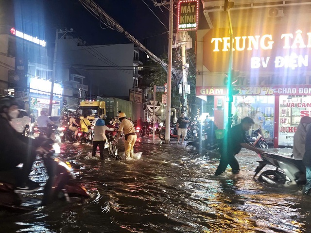 TPHCM đề ra mục tiêu xóa 159 điểm ngập nước- Ảnh 1. TPHCM đề ra mục tiêu xóa 159 điểm ngập nước- Ảnh 1.