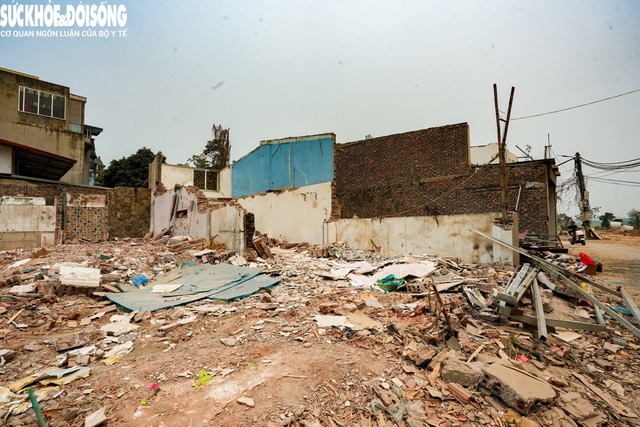 Người dân tháo dỡ tài sản bàn giao mặt bằng xây "siêu cầu" 20.000 tỷ đồng- Ảnh 3. Người dân tháo dỡ tài sản bàn giao mặt bằng xây "siêu cầu" 20.000 tỷ đồng- Ảnh 3.