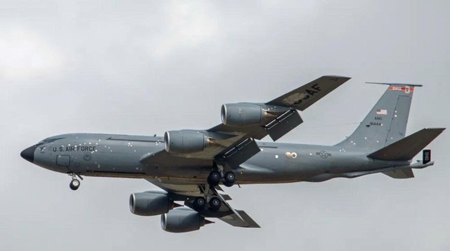 Máy bay KC-135 Mỹ chằng chịt vết đạn sau trận đánh của Iran?- Ảnh 1. Máy bay KC-135 Mỹ chằng chịt vết đạn sau trận đánh của Iran?- Ảnh 1.