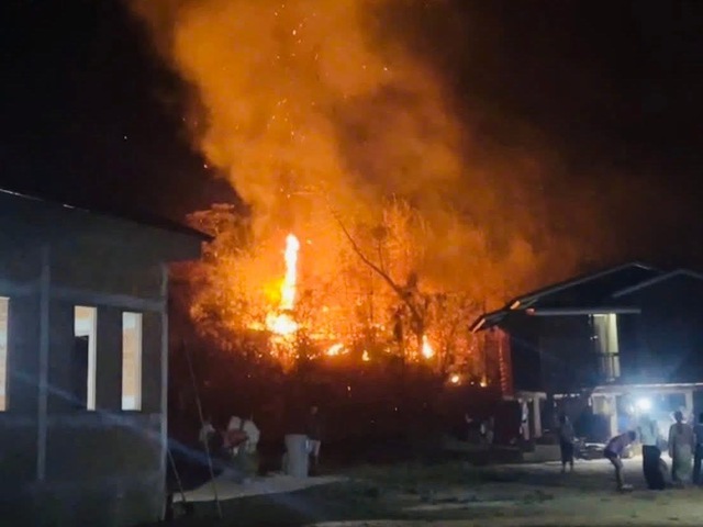 Công an Quảng Trị hỗ trợ chữa cháy rừng tại nước bạn Lào- Ảnh 1.