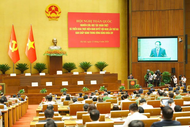 Công tác chính trị, tư tưởng: Nhiệm vụ 'không có khoảng trống' trong xây dựng Đảng- Ảnh 2.