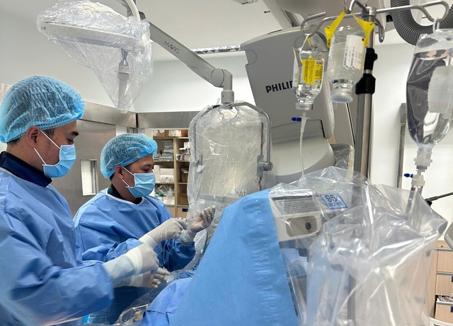 Bệnh viện tuyến tỉnh đặt thành công máy tạo nhịp tim vĩnh viễn cho bệnh nhân suy thận mạn- Ảnh 1.