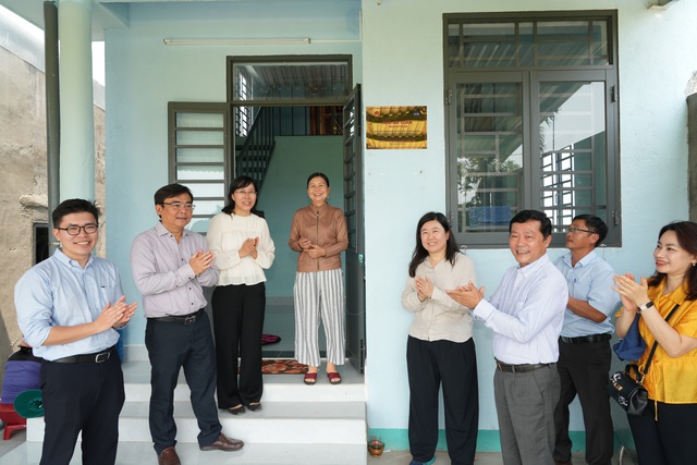 Bàn giao nhà an toàn cho người dân vùng lũ tỉnh Đắk Lắk- Ảnh 3.