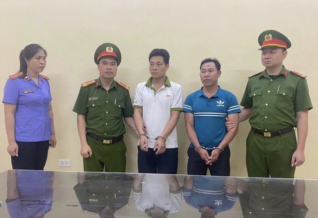 Khởi tố Sằm Văn Học và Sằm Văn Sy vì sử dụng giấy tờ xe, biển số đẹp giả- Ảnh 1.